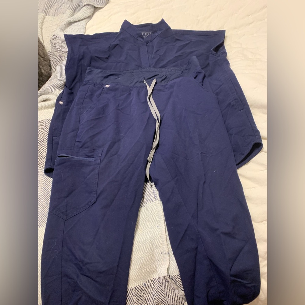 Medium Navy Figs Jogger Scrub Set